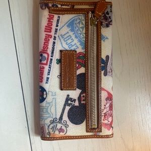 dooney & bourke disney wallet leather